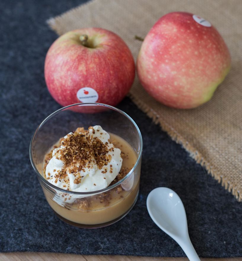 The apple compote dessert made from Gala apples