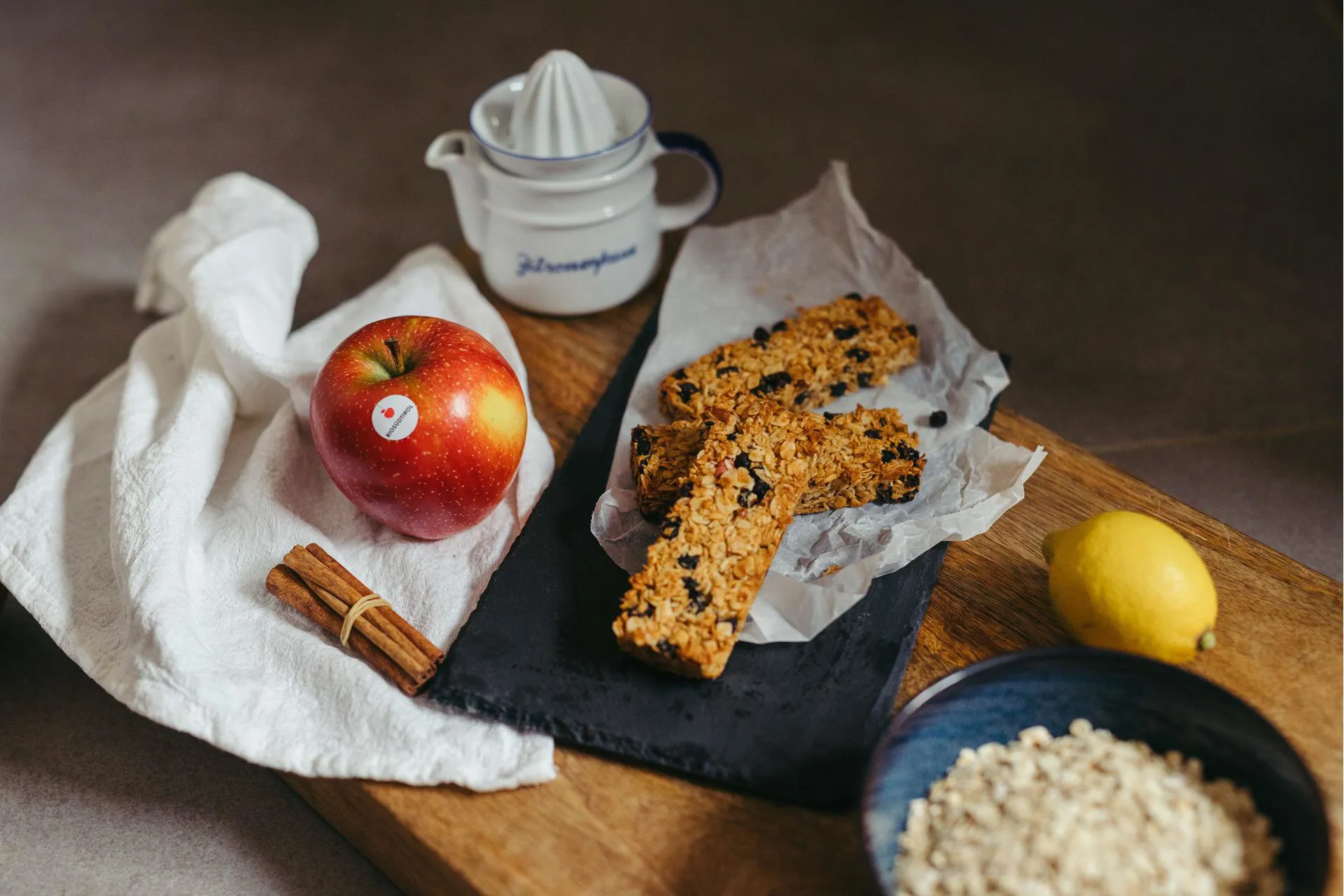 Organic Farmer Sissy presents: Muesli bars.