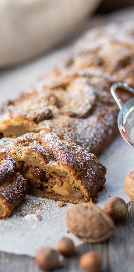 Apfel-Walnuss Strudel mit Fuji Äpfeln