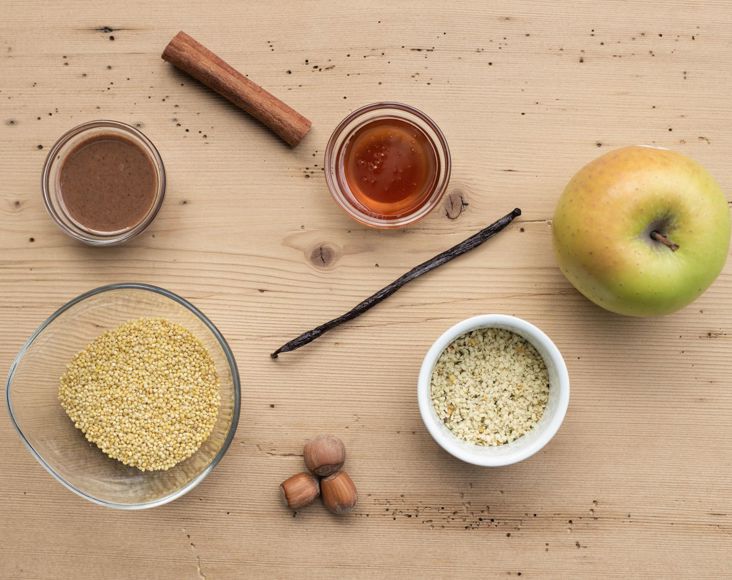 Ingredients for the sweet millet and apple porridge