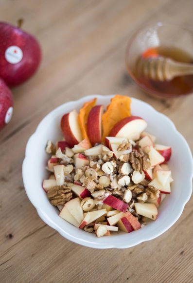 Muesli alle mele e nocciole