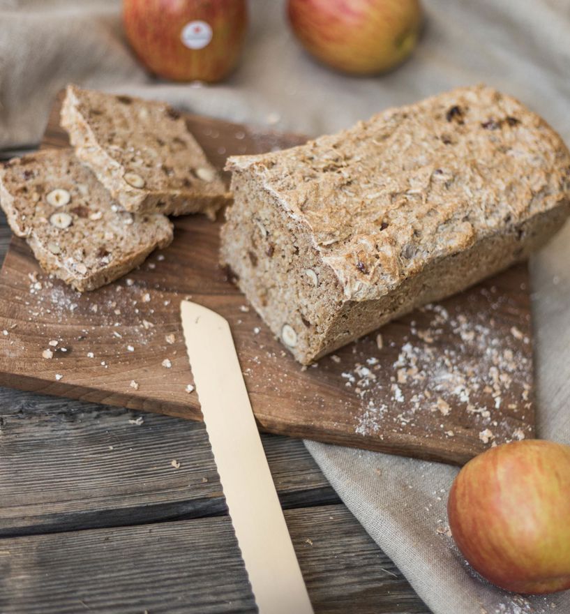 Apfel-Nuss-Brot mit Fuji Äpfeln