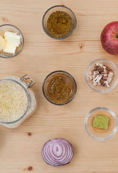 Gli ingredienti per il risotto alla mela con curry