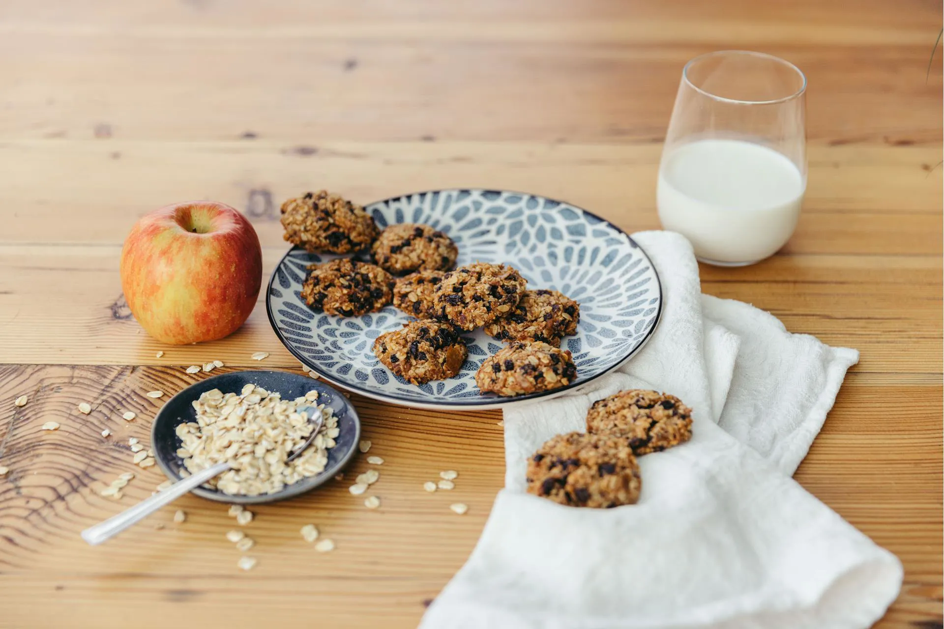 Organic farmer Sissy suggests: apple biscuits.