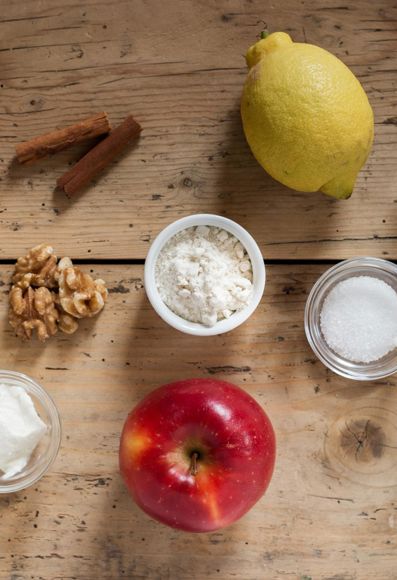 Gli ingredienti per i canederli alle mele