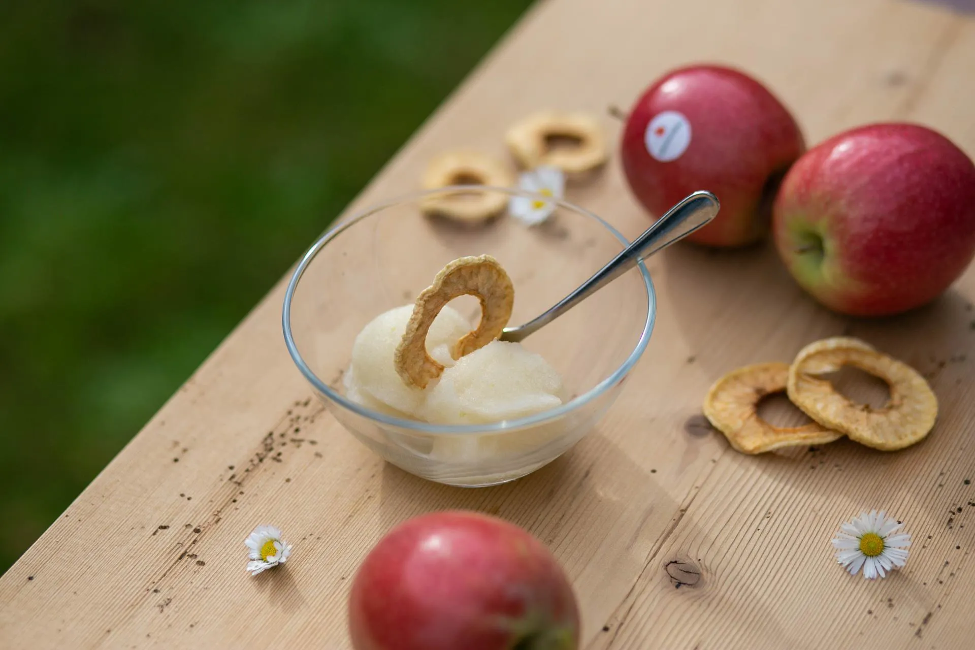 Organic farmer Maximilian is serving: Apple sorbet.
